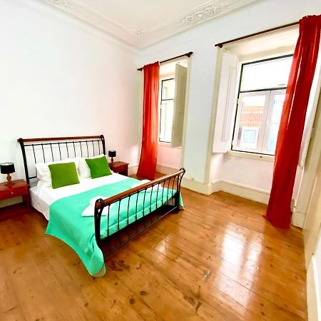 Artdeco Chiado 4 - Large Comfortable Double Room With Shared Bathroom Lisboa Εξωτερικό φωτογραφία