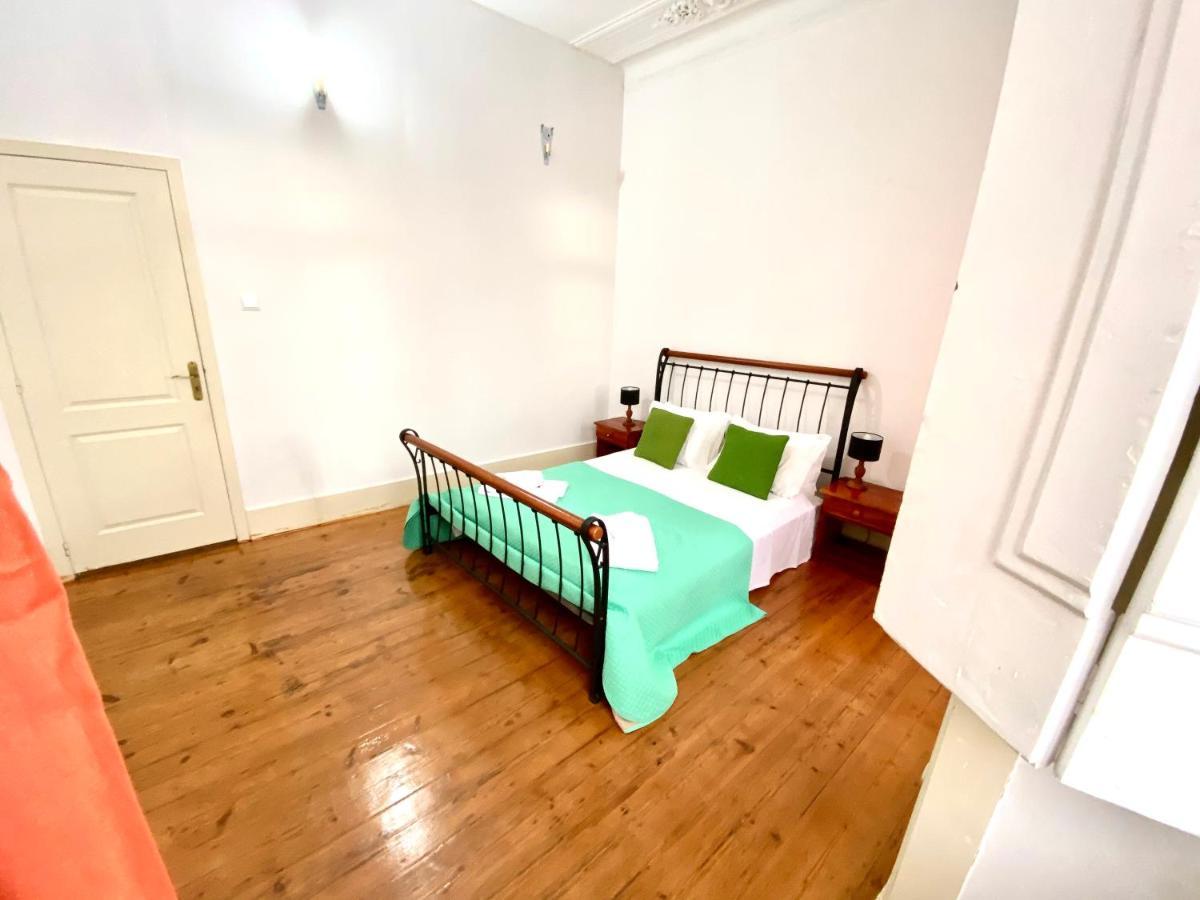 Artdeco Chiado 4 - Large Comfortable Double Room With Shared Bathroom Lisboa Εξωτερικό φωτογραφία