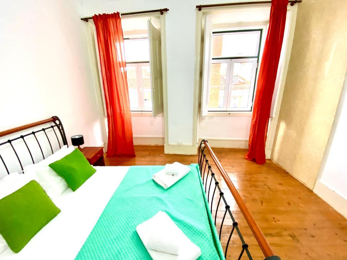 Artdeco Chiado 4 - Large Comfortable Double Room With Shared Bathroom Lisboa Εξωτερικό φωτογραφία