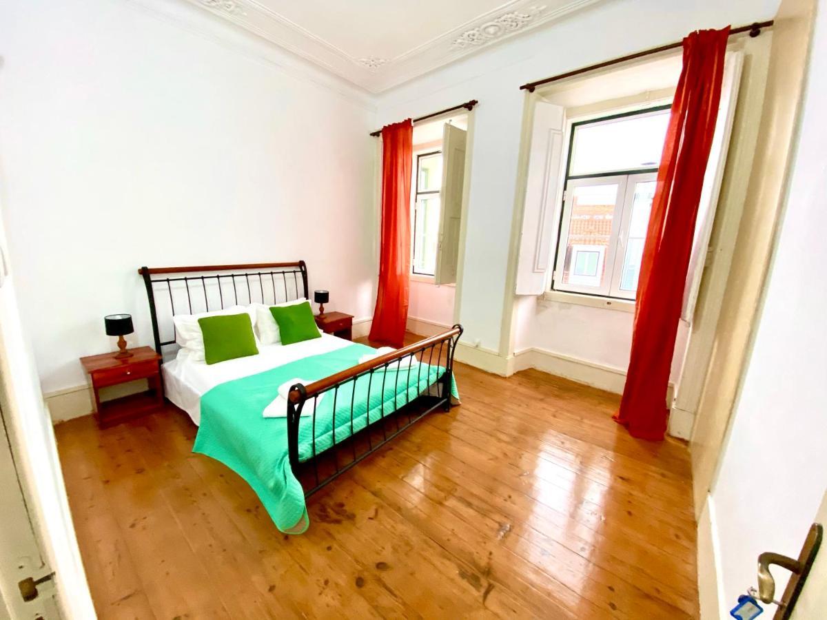 Artdeco Chiado 4 - Large Comfortable Double Room With Shared Bathroom Lisboa Εξωτερικό φωτογραφία